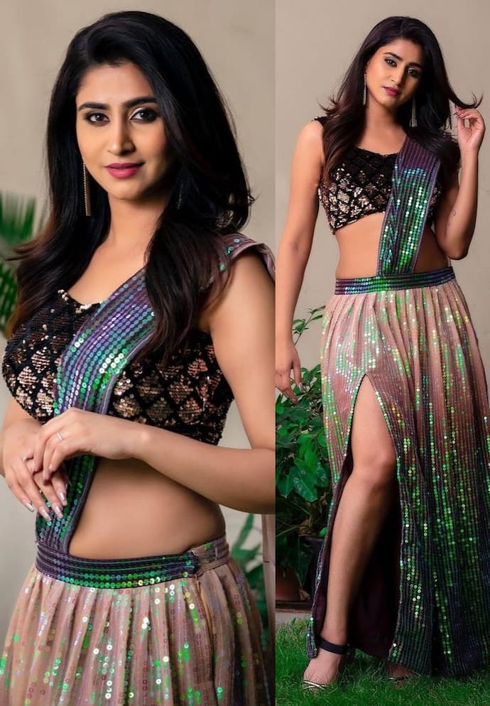 స్టార్ మా లో జనవరి 31నుండి ప్రారంభం కానున్న కామెడీ స్టార్స్ అనే షోకి వర్షిణి యాంకర్ గా వ్యవహరించనున్నారు. ప్రారంభ ఎపిసోడ్ లో వర్షిణి సెక్సీ డ్రెస్ లో ఐటెం సాంగ్ తో రచ్చ చేశారు. ఆ సాంగ్ కోసం వర్షిణి ధరించిన డ్రెస్ ప్రేక్షకులను ఆకట్టుకుంది.