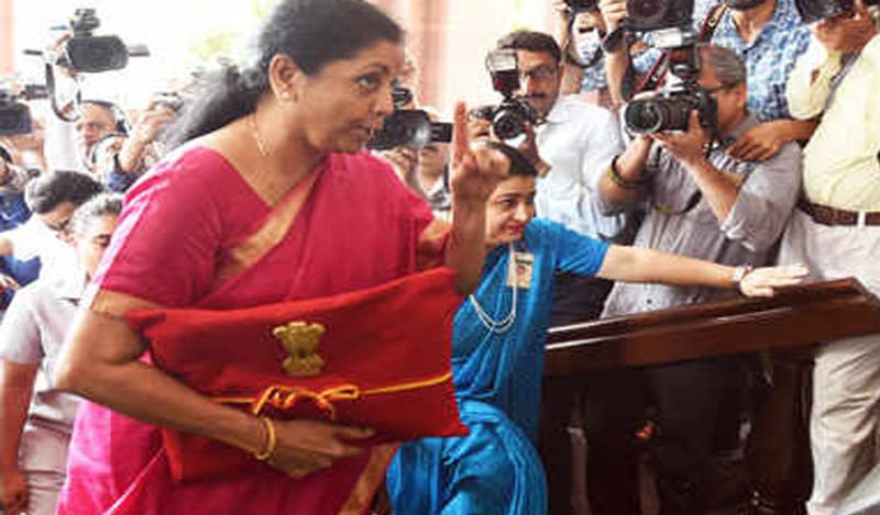 Nirmala Sitharaman came to the Parliament to present the budget.