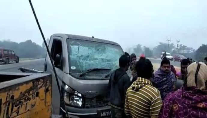 ঘন কুয়াশার জেরে বাড়ির দেওয়ালে ধাক্কা মারল বাইক, দেওয়াল চাপা পড়ে মৃত্যু কয়েকজনের