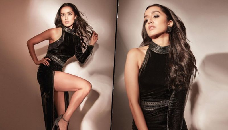 <p style="text-align: justify;">Shraddha Kapoor is a stunner when it comes to flaunting those eye-captivating looks and her fit body. She has mastery in posing and always stuns her audience with her sexy poses.</p>
<p style="text-align: justify;">Shraddha Kapoor is a stunner when it comes to flaunting those eye-captivating looks and her fit body. She has mastery in posing and always stuns her audience with her sexy poses.</p>