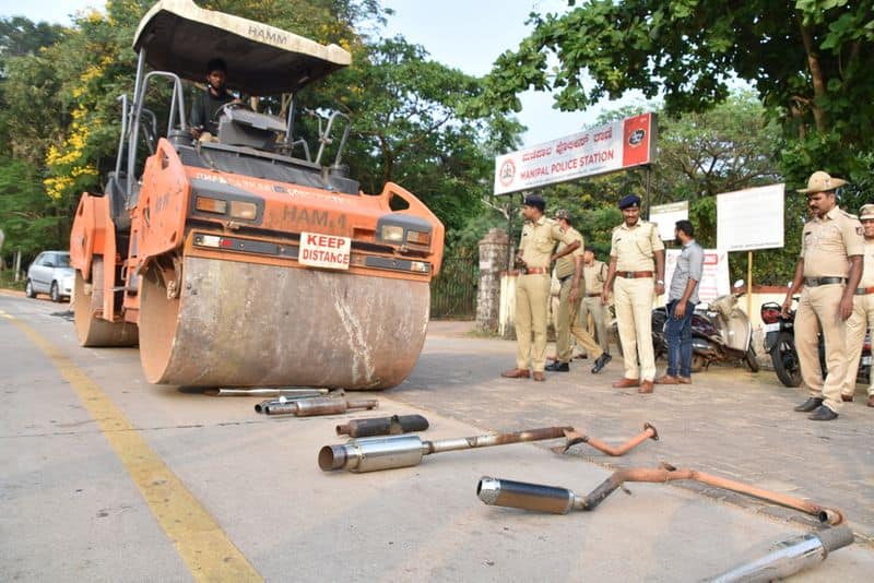 Udupi Police Seize and Remove Loud silencer from 51 Motorcycles ckm