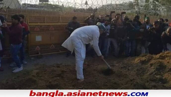 কান্নার পর কৃষক নেতা রাকেশ টিকাইতের এবার 'ফুলের রাজনীতি', চাক্কা জ্যামের আগেই অন্য সুর