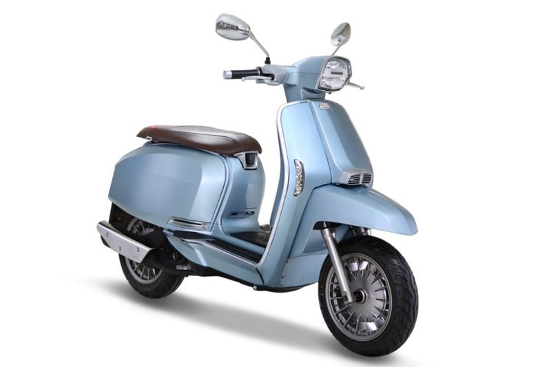 Iconic LML brand  decided to re enter Indian two wheeler market with electric scooter ckm