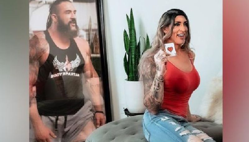 former wwe wrestler revealed woman identity through instagram post