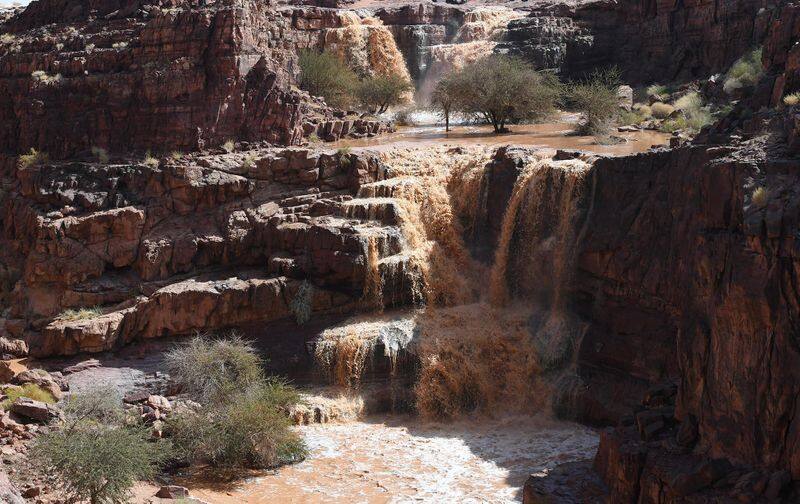 rain continues to hit several parts of saudi arabia