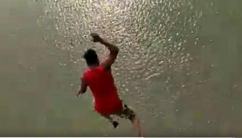 Kolkata youth missing after jumping from Vidyasagar bridge to Hooghly river for shoot stunt video ckm