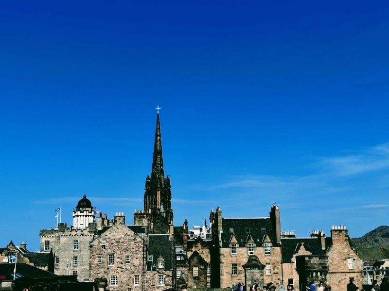 London walk nidheesh nandanam column on Edinburgh castle