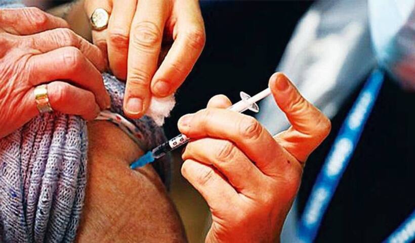 Maharashtra: Pimpri Chinchwad halt inoculation drive temporarily due to shortage of COVID vaccine