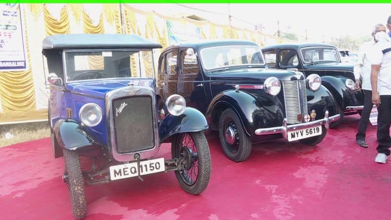 Road safety month Transport department organize vintage car rally in Bengaluru ckm