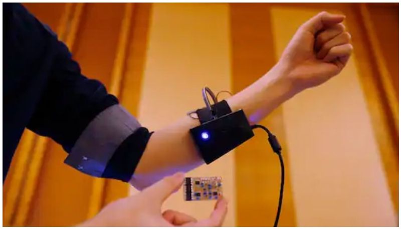 These bracelets can turn humans into batteries