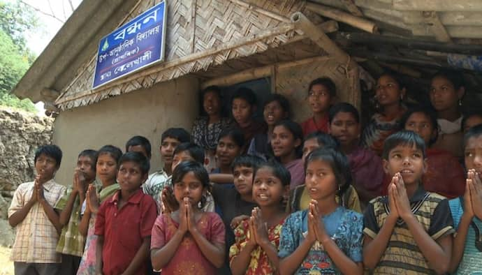 দেশের গ্রামীণ অঞ্চলগুলিকে শিক্ষিত ও স্বাবলম্বী করার লক্ষ্যে কাজ করছে এই ব্যাঙ্কিং সংস্থা