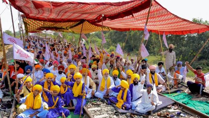 विधायक देवेंद्र सिंह बबली ने किसानों से मांगी माफी, बोले- जो भी अपशब्द निकले उसके लिए माफी मांगता हूं