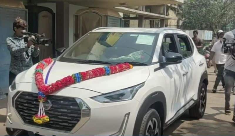 Congress leader Satish Jarkiholi Launches New Car in Belagavi Crematorium ckm