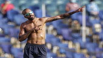 Hardik Pandya's timeout with son Agastya at the swimming pool (See pictures)
