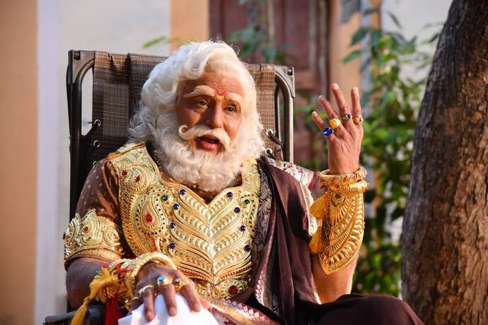 స్వీయ దర్శకత్వంలో బాలకృష్ణ నర్తనశాల చిత్రాన్ని తెరకెక్కించాలని చూశారు. బాలయ్య అర్జునుడు పాత్ర చేయాల్సిన ఆ చిత్రంలో సౌందర్య ద్రౌపది. సౌందర్య అకాల మరణంతో ఆయన డ్రీం ప్రాజెక్ట్ మధ్యలోనే ఆగిపోయింది.