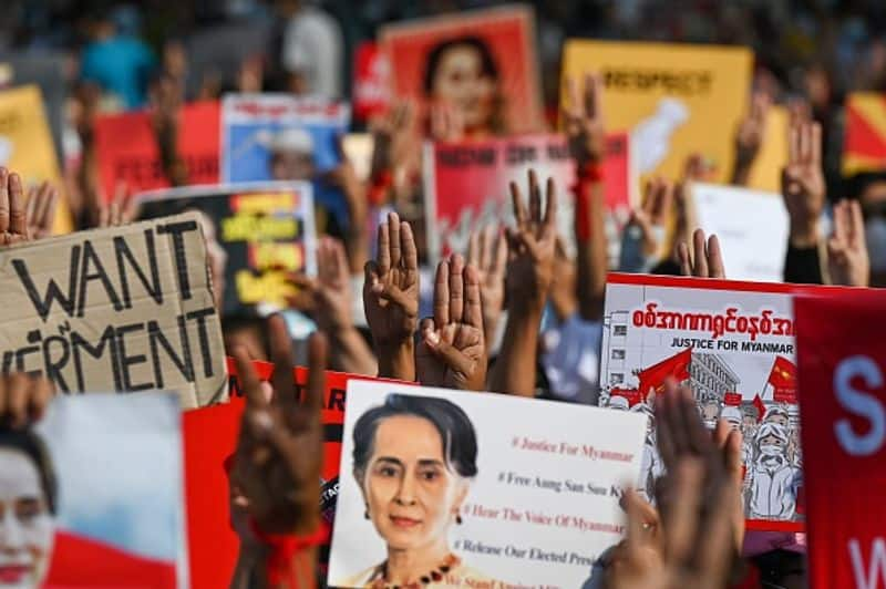 is aung san suu kyi a fake idol by denny thomas vattakkunnel