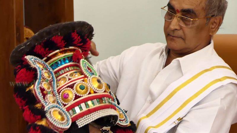 A Life journey of renowned Tenkutittu Yakshagana artiste Shridhara Bhandary vcs