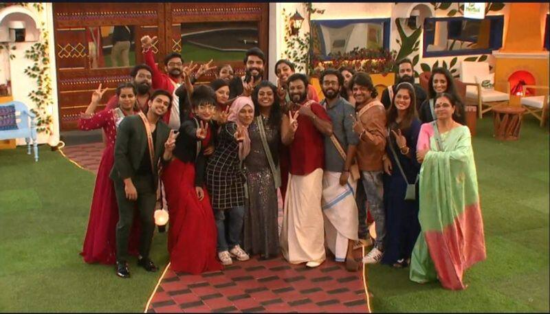 lakshmi says good bye to her bigg boss friends