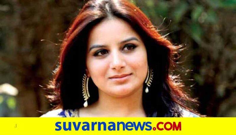 Actress Pooja Gandhi has once again shown her love for Kannada suc