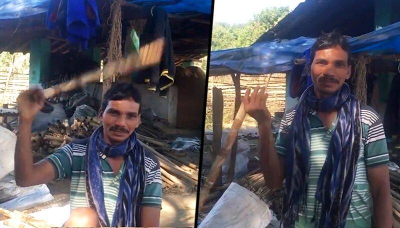 A man from Chattishgarh plays music by 'swinging flute'; Watch this melodic video - gps