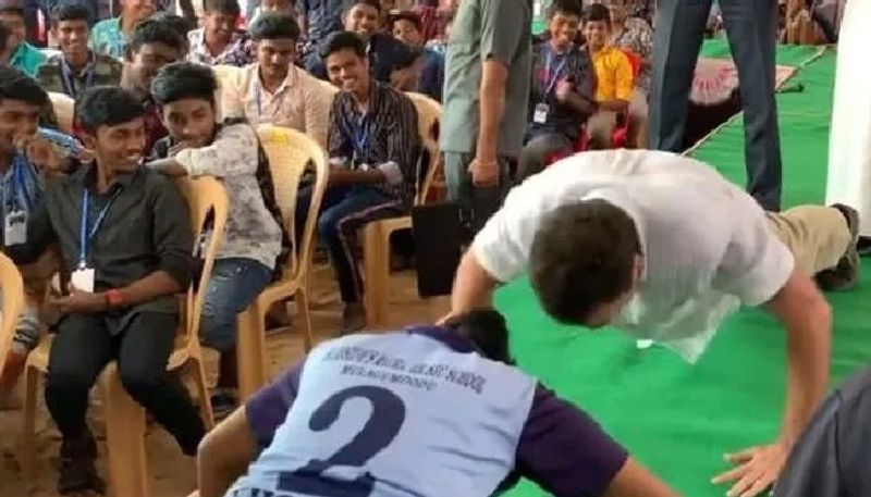 rahul gandhi accepts challenge by student and done push ups