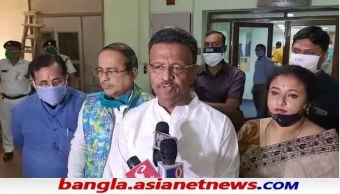 'মোদীর ছবি প্রচার ভ্য়াকসিনের সার্টিফিকেটেও', কমিশনে অভিযোগ ফিরহাদের, বাদ গেলেন না কৈলাসও