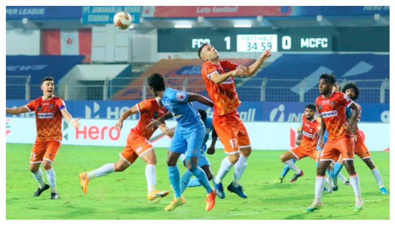 ISL football Mumbai city fc enter final after beat FC goa ckm