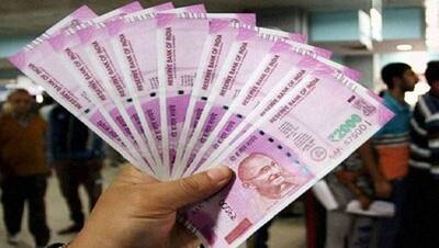 LIC की है ये स्पेशल स्कीम, रोजाना सिर्फ 11 रुपए जमा करने पर मिलते हैं कई फायदे