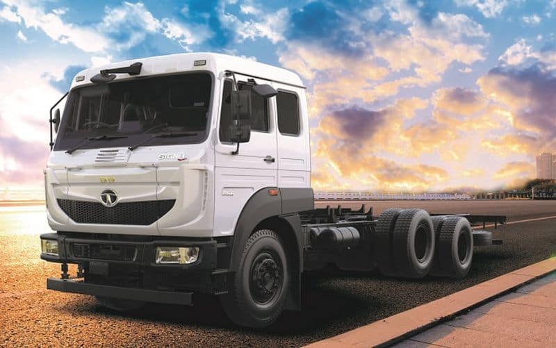 Tata Motors launches India first 3 axle the Signa truck ckm