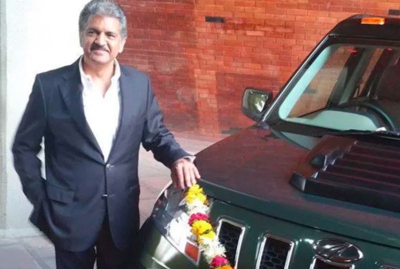 XUV 700 Anand Mahindra s special present to Neeraj Chopra for winning gold mah