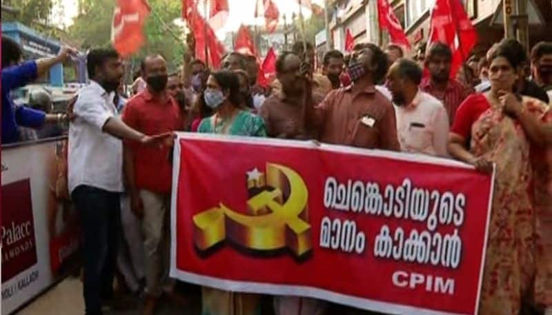 Kerala Elections Kuttiady CPIM workers protest against state committee decision