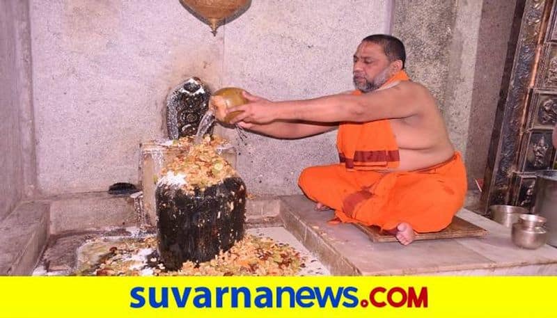 Subudhendra Shri held Rudrabhisheka at Mantralaya During Maha Shivaratri grg