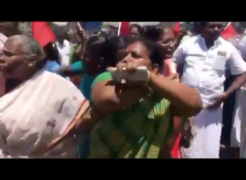 aiadmk leaders including ex ministers take to the streets against denial of seats