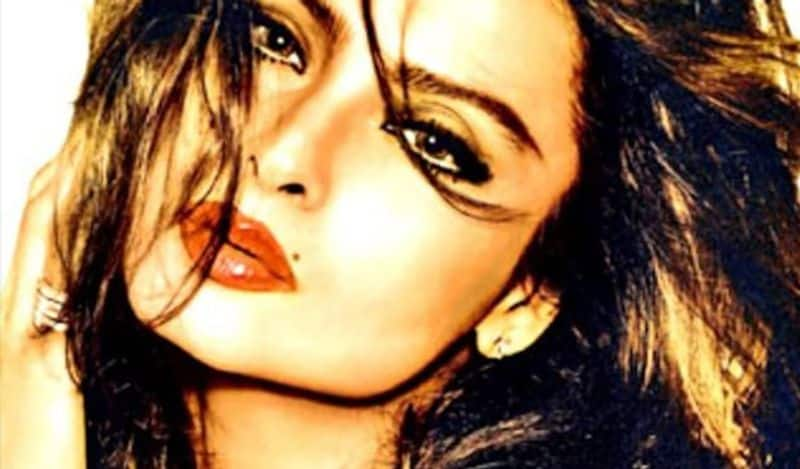 This is what 67 year old veteran actress Rekha eats to look so beautiful 