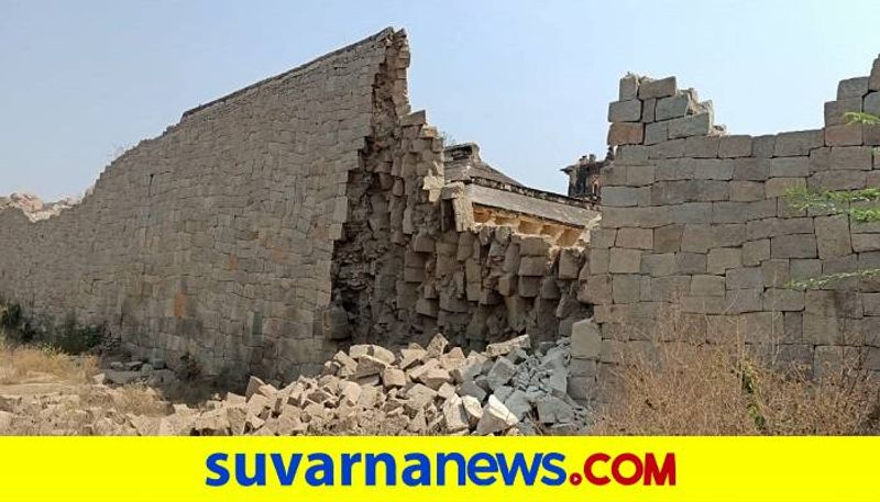 Historic Fort Wall Collapsed in Hampi grg