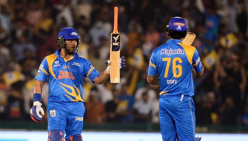 Road Safety Series Yuvraj Singh Hits Four Consecutive Sixes in a over ckm