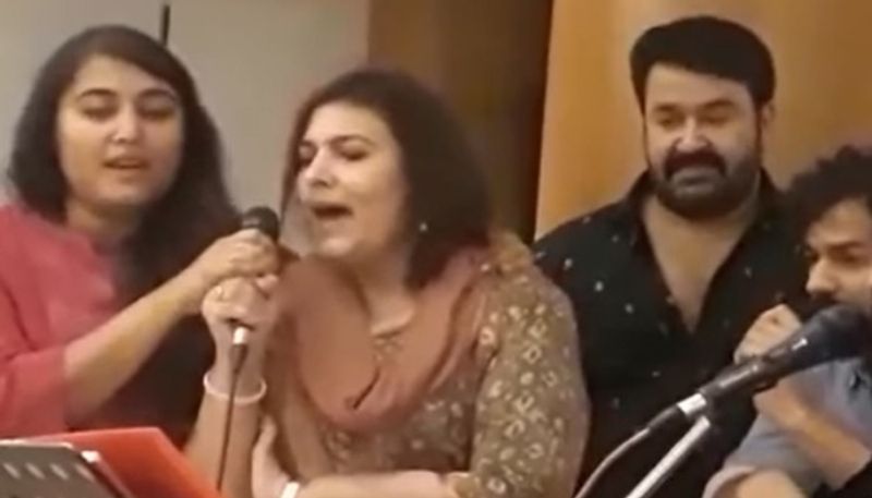 mohanlal sing song with his family