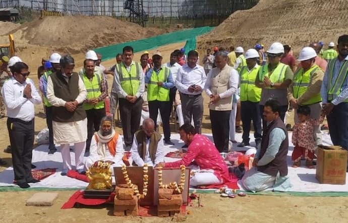 राम मंदिर निर्माण के लिए नींव भराई का शुरू, ट्रस्‍टियों ने किया पूजन