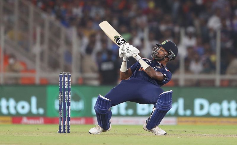 IPL 2021: Watch Hardik Pandya's intense batting warm-up session in Abu Dhabi-ayh