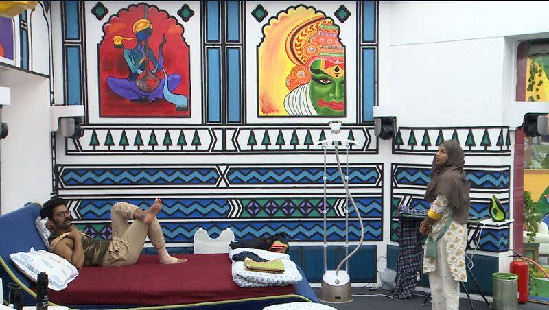 Maimoona Shanta and Kantha in the Bigg Boss house majziya Bhanu and Manikkuttan discuss