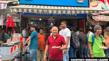 Indore This man sells desi hot dogs, earns crores per year