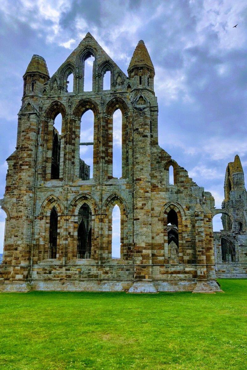 London walk travelogue by Nidheesh Nandanam whitby abbey