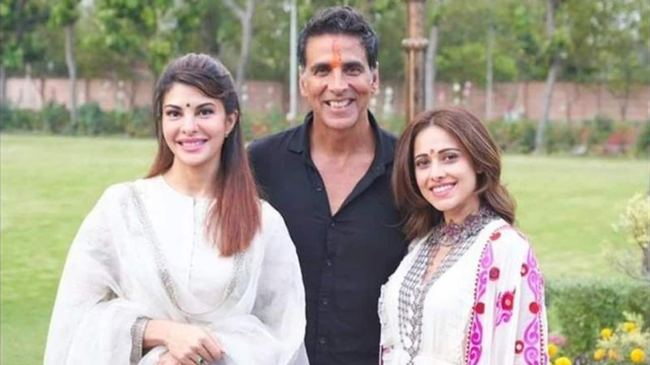 <p>Bollywood actress Jacqueline Fernandez recently flew to Ayodhya for the mahurat of her upcoming film Ram Setu with Akshay Kumar and Nushrratt Bharuccha.&nbsp;</p>
