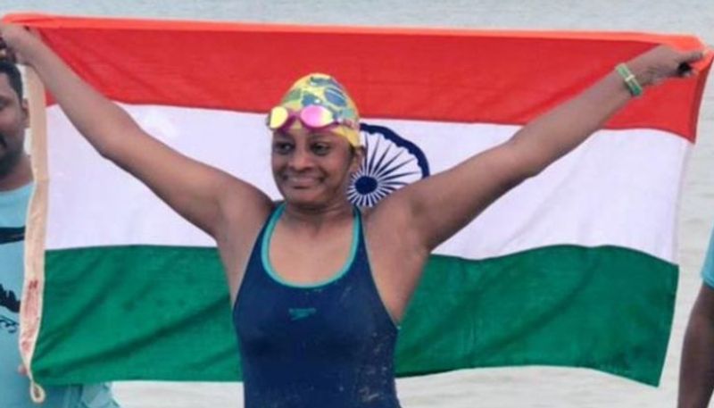 Telangana woman Goli Shyamala achieved Record feat after swimming 30 K.M CRA