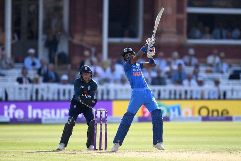 Hardik Pandya surpasses Virat Kohli; Shikhar Dhawan, Cristiano Ronaldo  among Most Marketable Athletes 2021-ayh