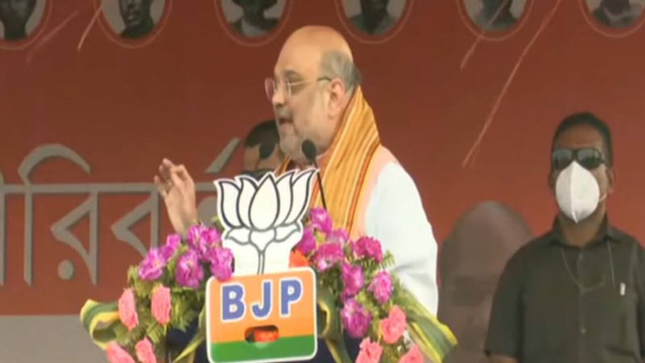 <p>Attacking the TMC government, Amit Shah said, “Mamata Banerjee and her government did not allow the aid sent by Prime Minister Modi to reach the people of Bengal during their crisis.”<br />
</p>
<p>Attacking the TMC government, Amit Shah said, “Mamata Banerjee and her government did not allow the aid sent by Prime Minister Modi to reach the people of Bengal during their crisis.”<br />
</p>