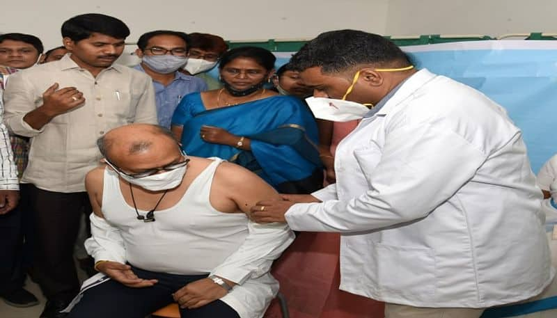 AP CS Adithyanath das takes Corona vaccine