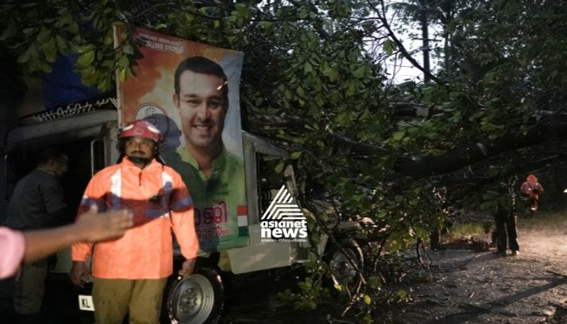 post and tree fell into the vehicles of Roji M John