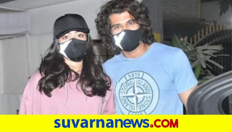 Vijay Deverakonda And His Rumoured Girlfriend, Rashmika Mandanna Snapped Post Their Dinner Date dpl