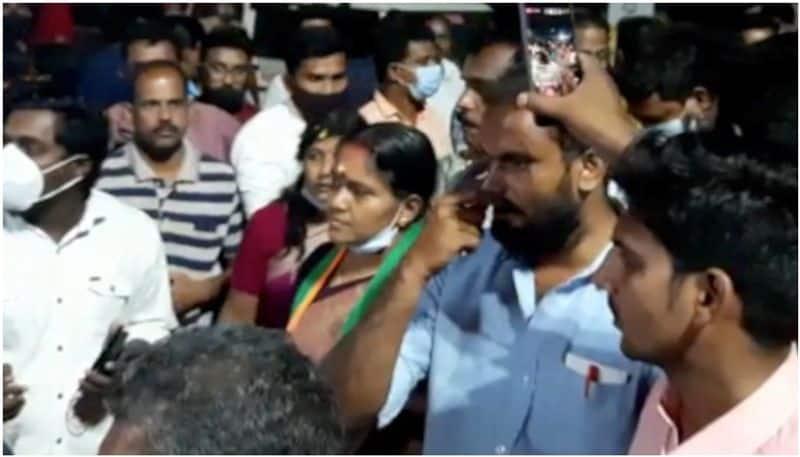 CPM BJP clash in Kazhakoottam; Sobha Surendran protested